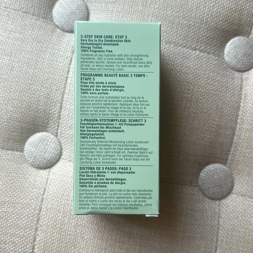 Clinique 3-Step Dramatically Different Daily Moisturizing Lotion
